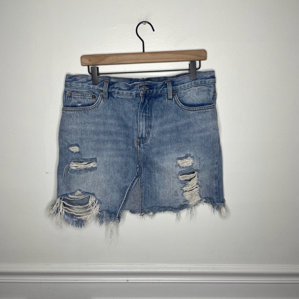Free People Relaxed & Destroyed Distressed Denim Mini Skirt Womens 31